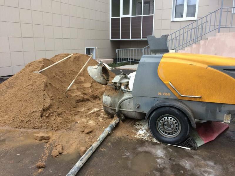 <span style="font-weight: bold;">Полусухая стяжка в квартире </span>